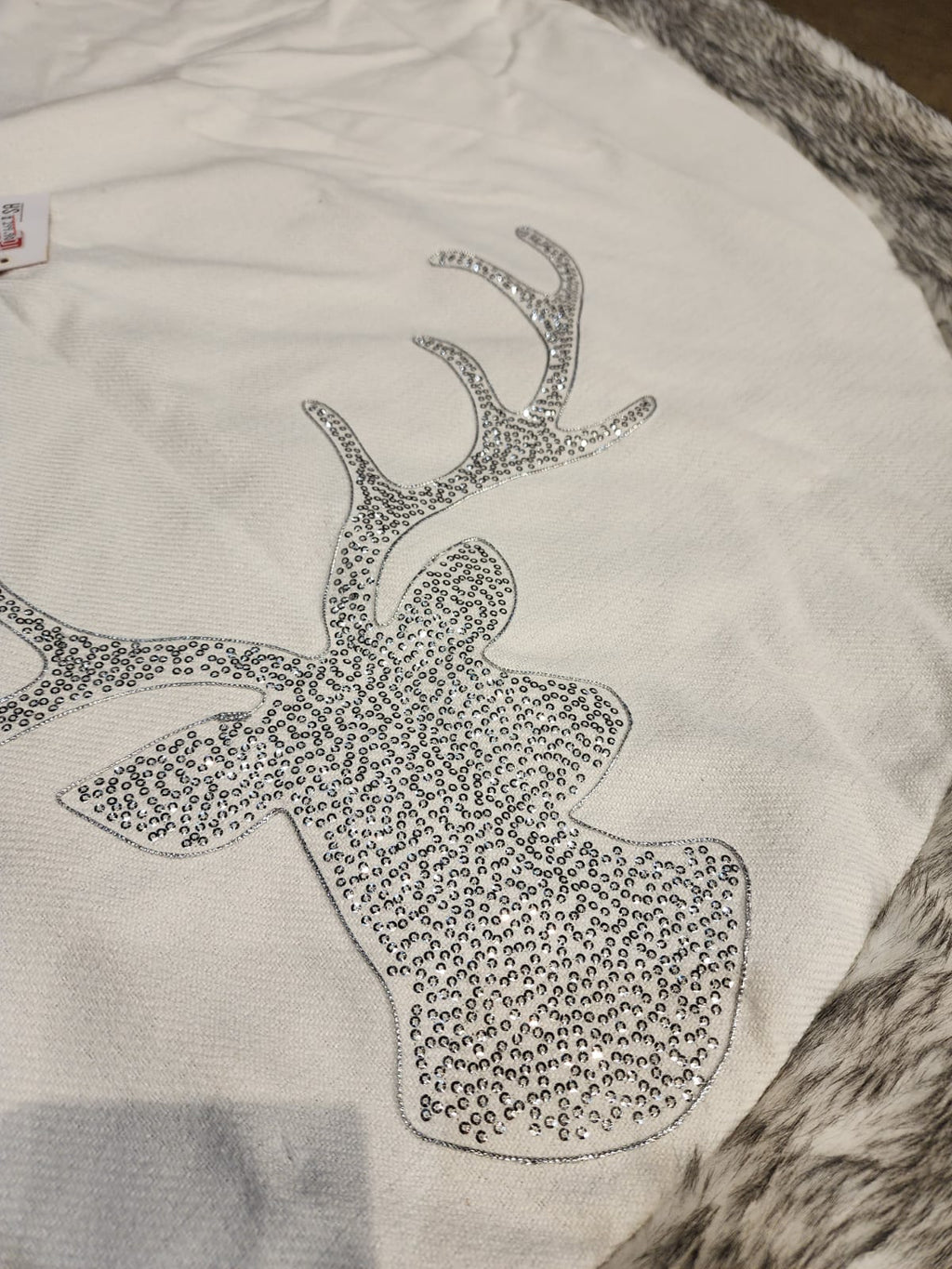 SAIA DE ÁRVORE RENA PRATA COM BRANCO LUXO