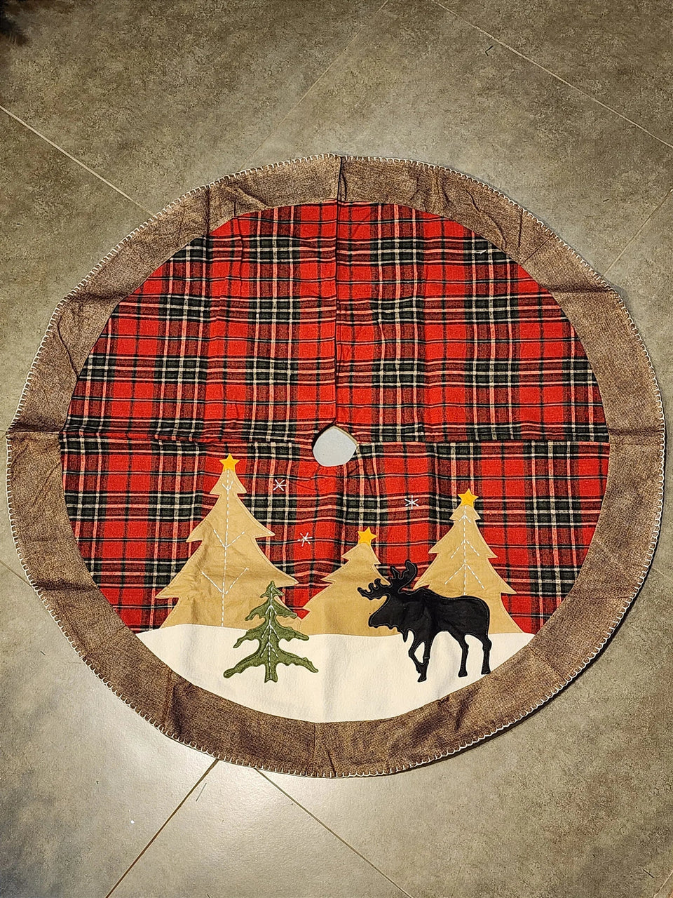 Saia de Árvore de Natal Xadrez Vermelho e Preto com Alce